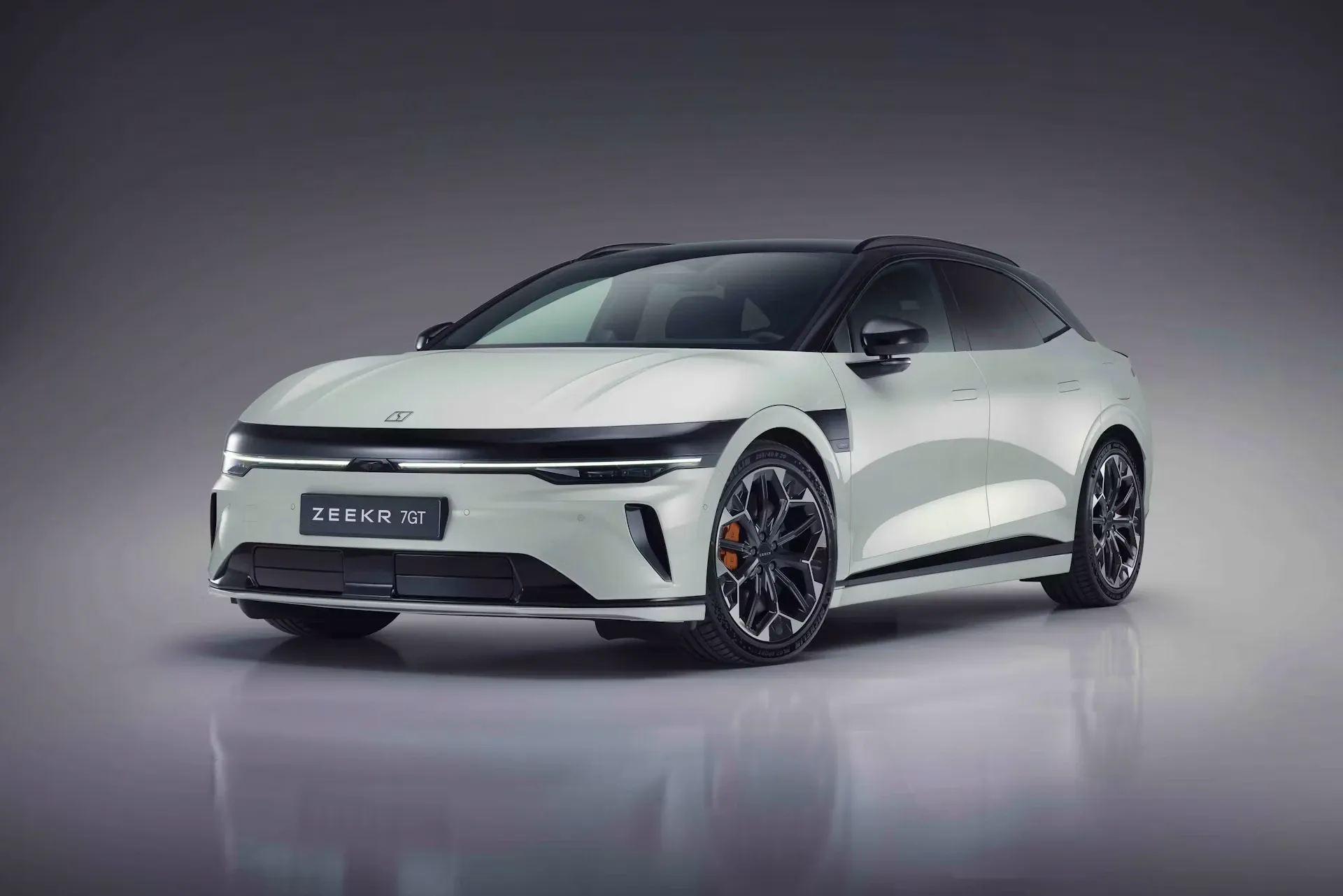 Zeekr 7GT, vista frontal tres cuartos