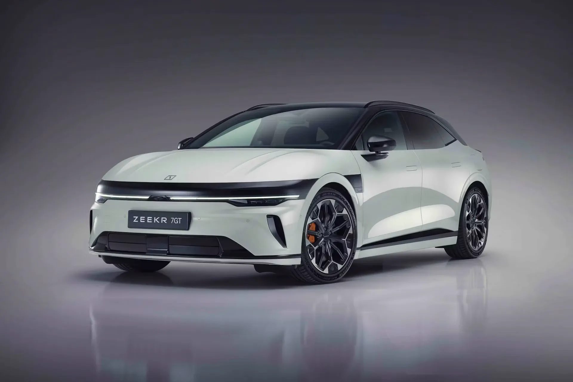 Zeekr 7GT, vista frontal tres cuartos